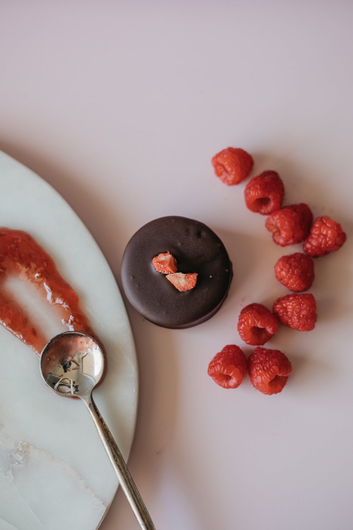 Raspberry Alfajor